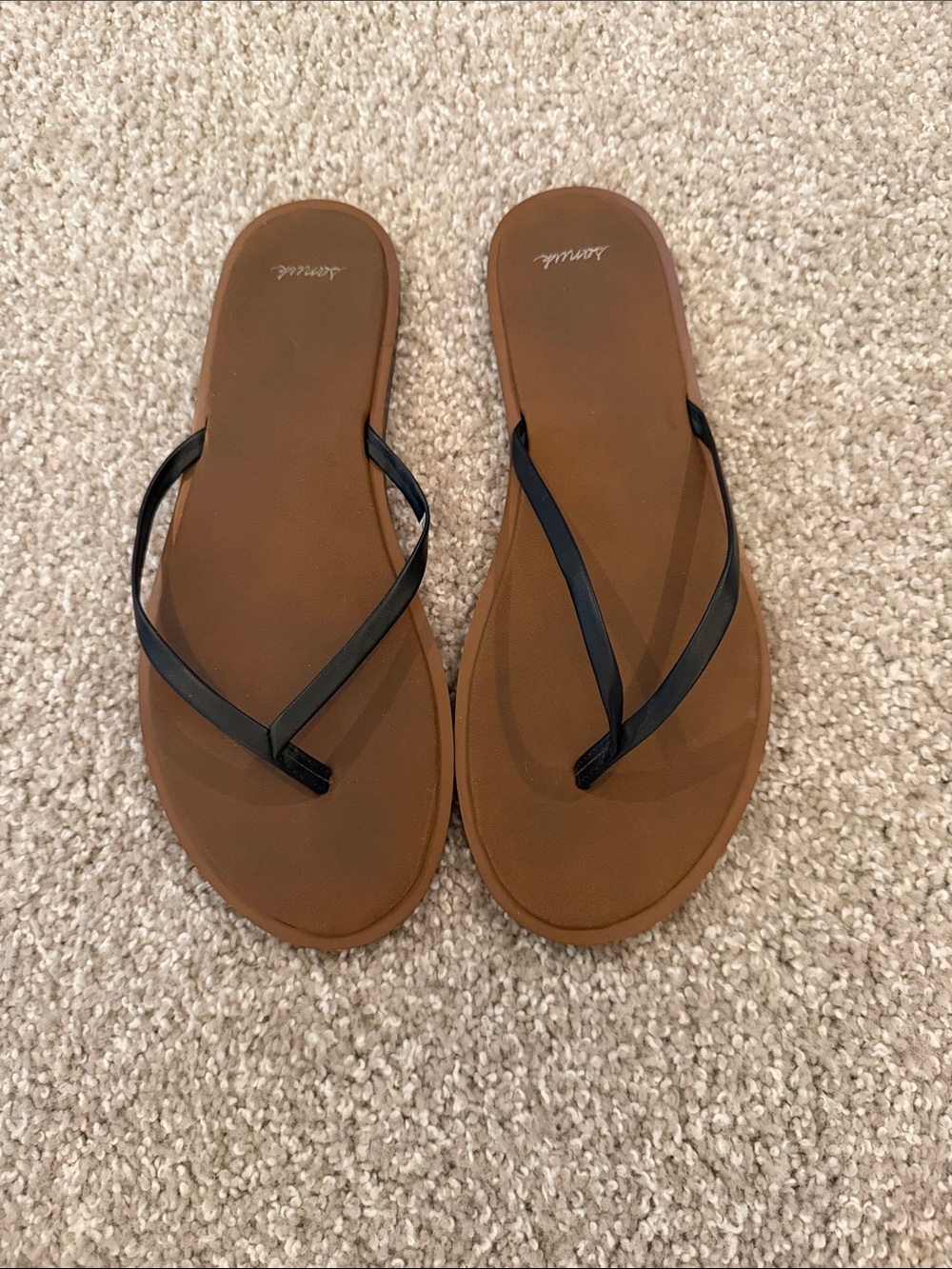 Sanuk Brown Footbed Flip Flops with Black Straps